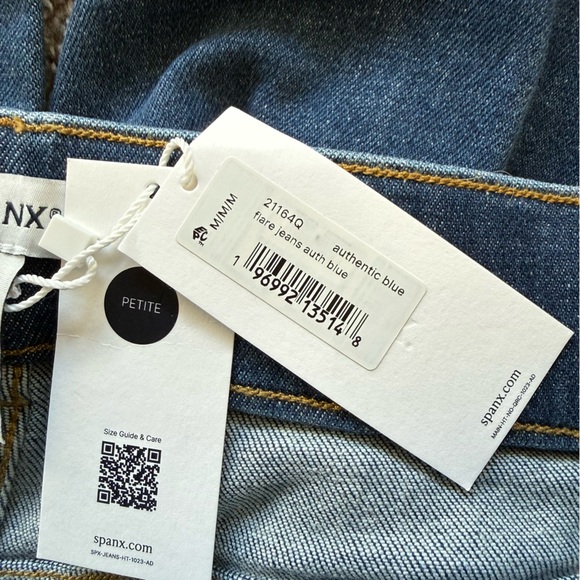 New SPANX EveryWear Flare Jean Authentic Blue NWT Business Casual Women’s Medium - Picture 13 of 14
